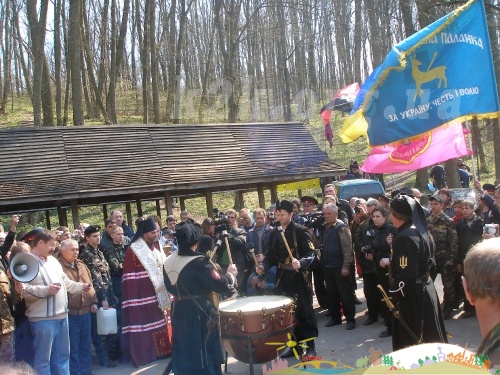 Чорні запорожці біля ставу